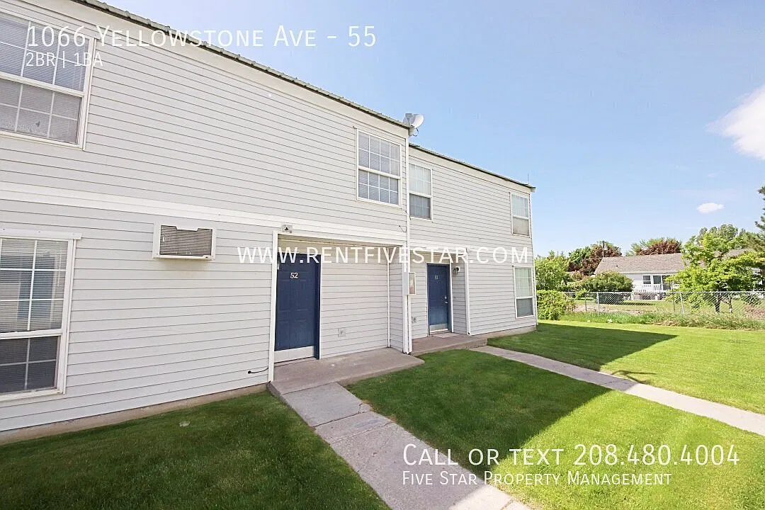 Centrally Located Townhouse with Fiber Optic Internet Included! — Photo 1