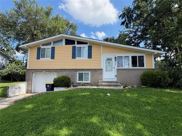 7006 NW 77th St, Kansas City, MO 64152