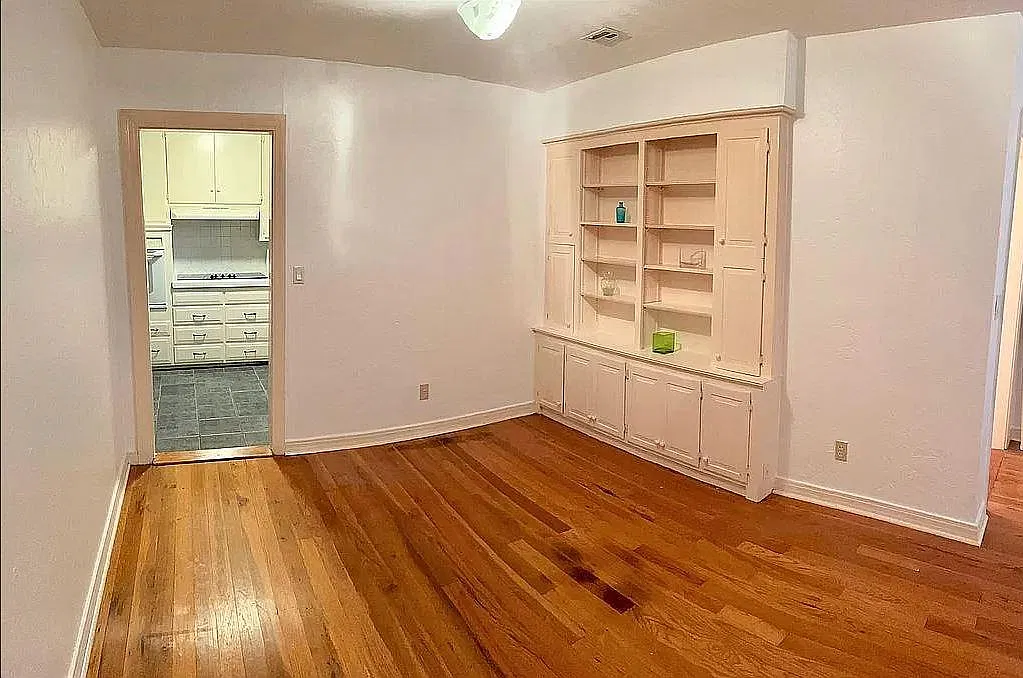 1010 W Eufaula St — Photo 4