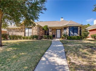 817 Creek Valley Rd, Mesquite, TX