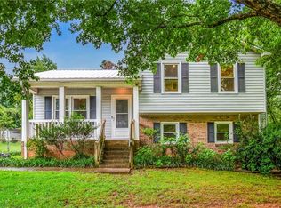 1510 Pebblebrook Rd, Winston Salem, NC 27105