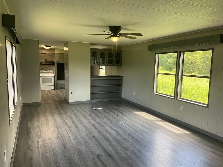 122 Private Road 178 — Photo 2