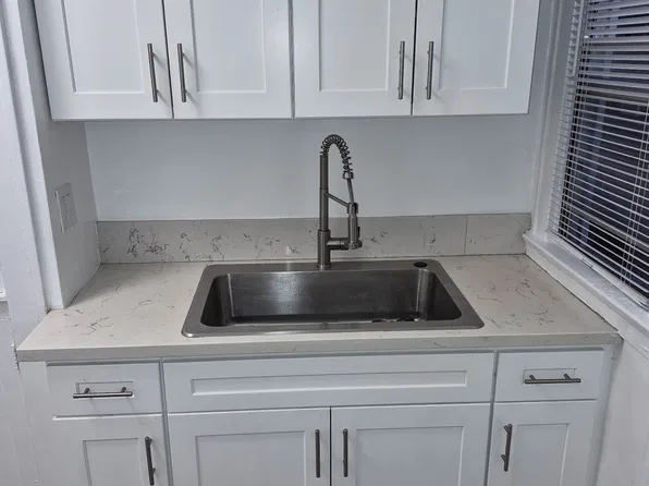 155 S Manhattan Pl APT 11, Los Angeles, CA 90004