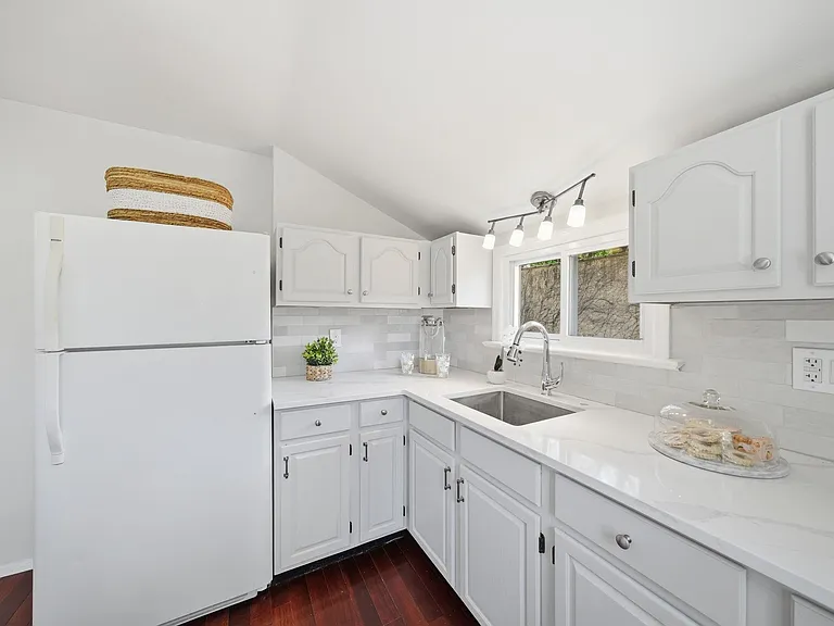 386 Kinderkamack Rd — Photo 2