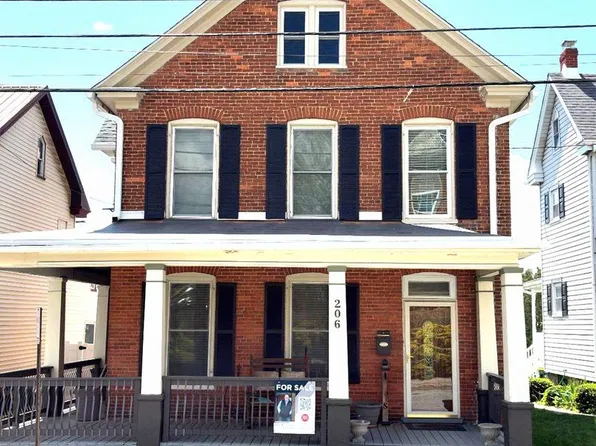206 W North St, Waynesboro, PA 17268