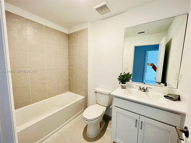 6923 Harbours Edge Ave — Photo 10