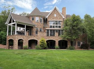 34 Laurel Holw, West Milford, NJ 07480