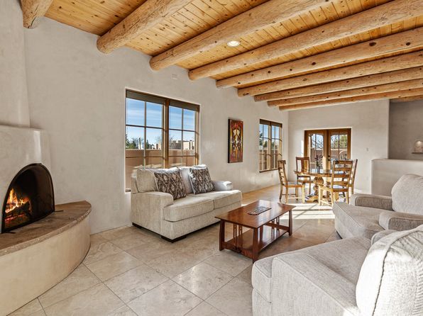 23 Camino Botanica, Santa Fe, NM 87507