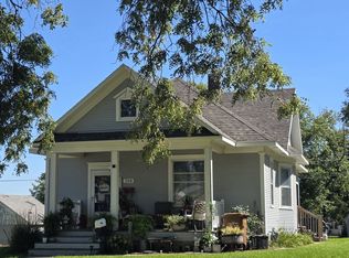 208 N Walnut St, Carroll, IA 51401