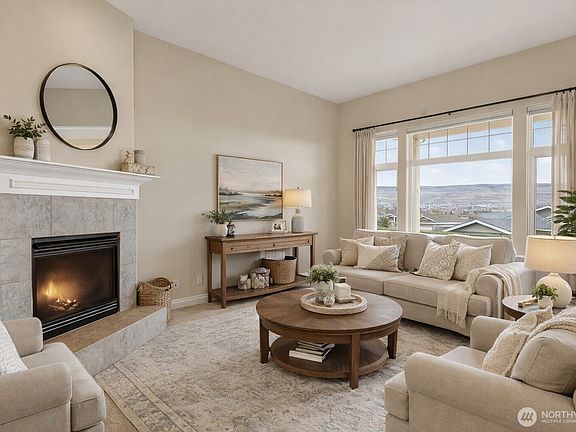 2nd image of 1845 Maple Street #26