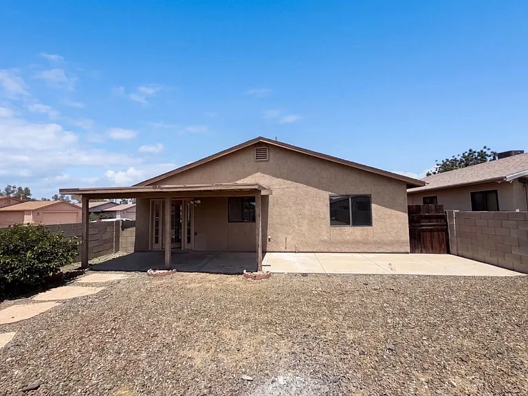1577 W Wood Crest Ct — Photo 5