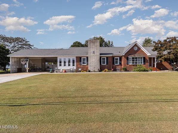 807 N Church Street, Mount Olive, NC 28365