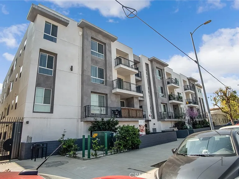 11616 Burbank Blvd #305 — Photo 24