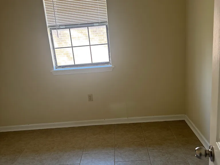 1011 Seville Ave — Photo 8
