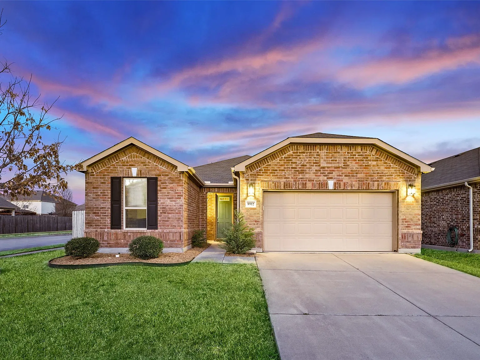 3 bed, 2.0 bath, 1904 sqft, $2,425 — Photo 1