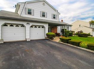 17 Roxy Ave, Edison, NJ 08820