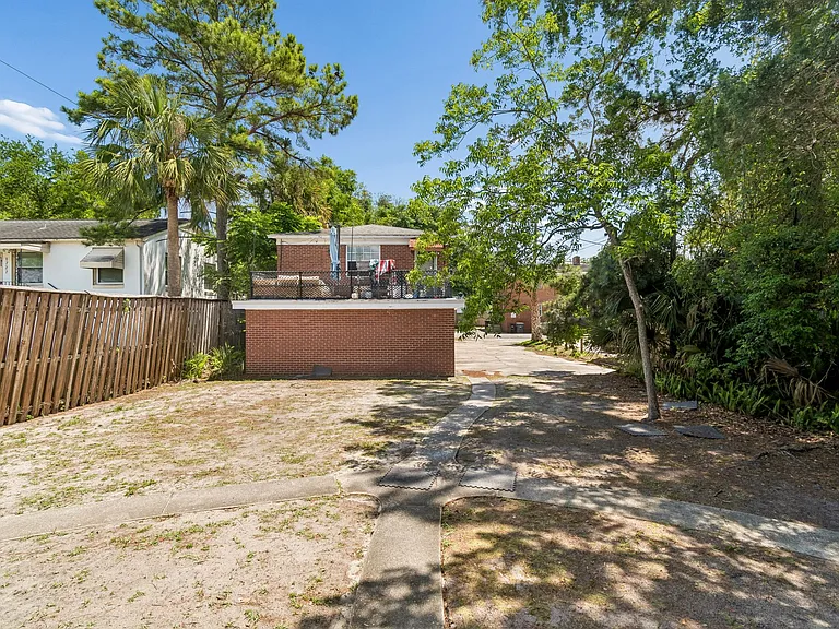 1731 Flagler Ave — Photo 23