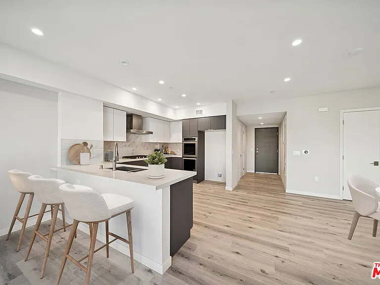 1051 S Corning St #501 — Photo 3
