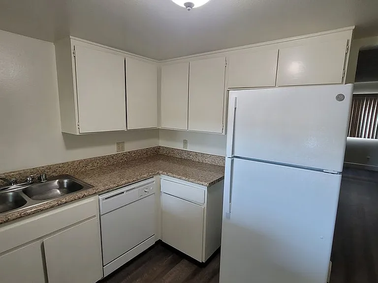 4949 N Gearhart Ave — Photo 17