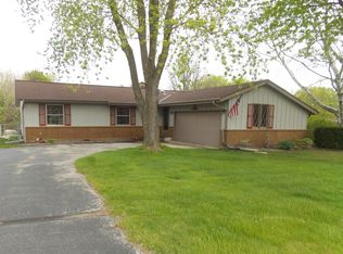 5190 S Mars Dr, New Berlin, WI 53146