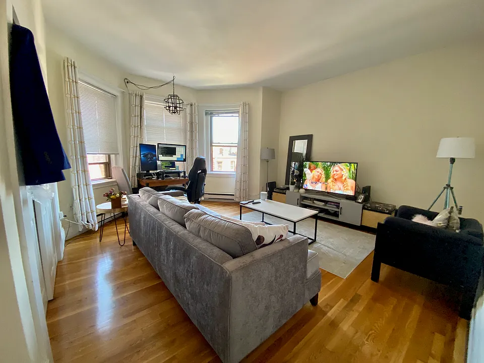 913 Boylston St #7
