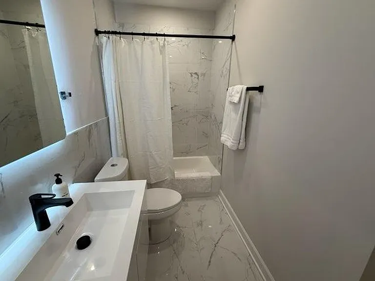 1635 S California Ave — Photo 18