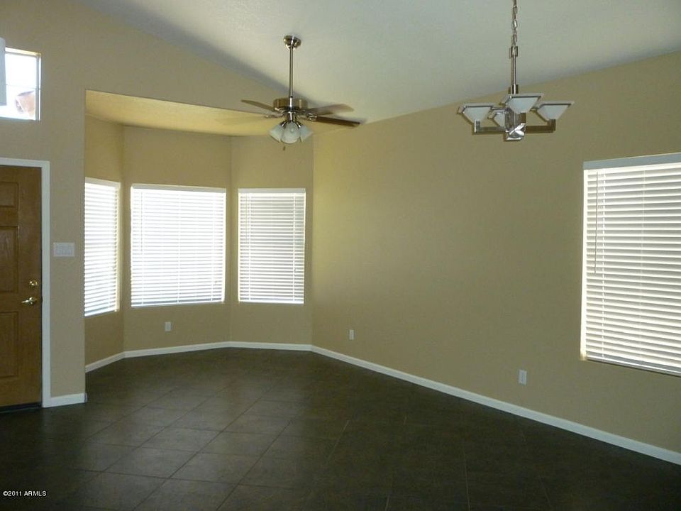 2nd image of 717 S Oak St