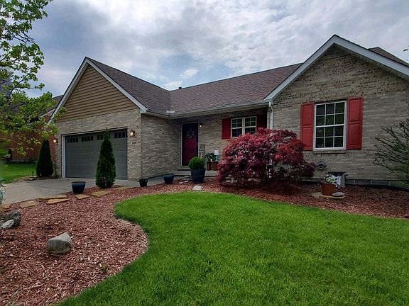 2nd image of 729 Davis Dr