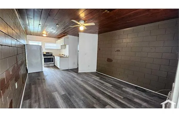 Building Photo - 523 N 25th St