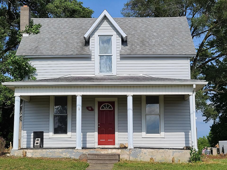1st image of 98 S Persimmon St