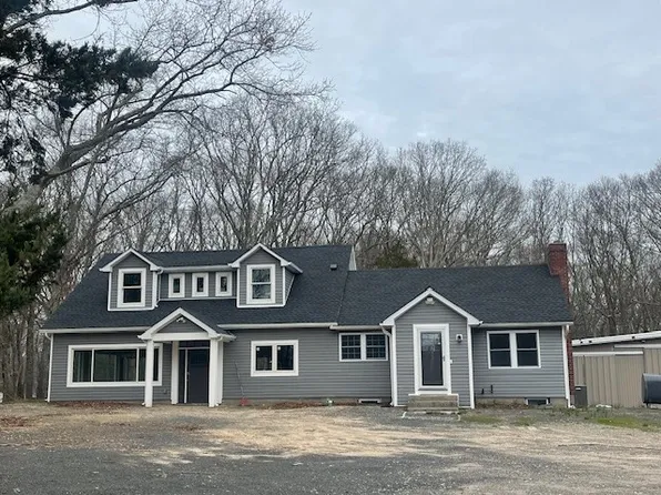 1640 Sound Ave, Calverton, NY 11933