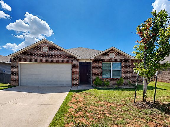4th image of 1921 Hannah Ln