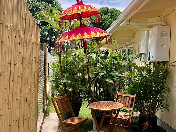 Outdoor garden area that is private and perfect for afternoon visits or BBQ. Secured area with locked vinyl gate where your water equipment and bikes can be safely stored.