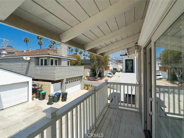 415 1/2 Heliotrope Ave — Photo 6