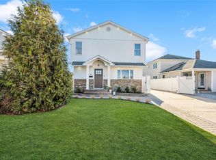 44 Meadow Ln, Amityville, NY 11701