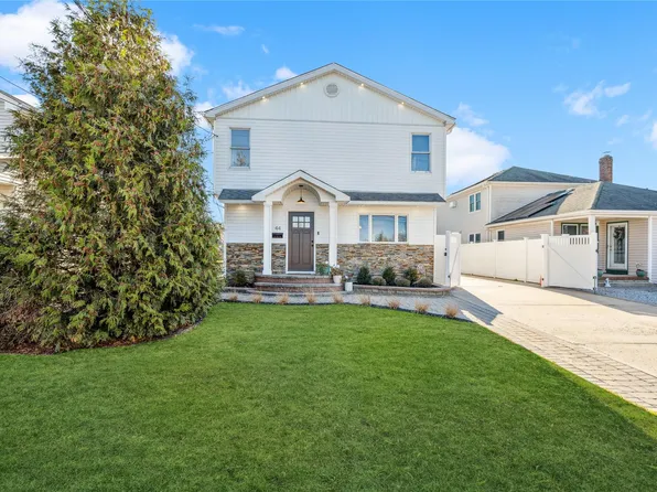 44 Meadow Lane, Amityville, NY 11701