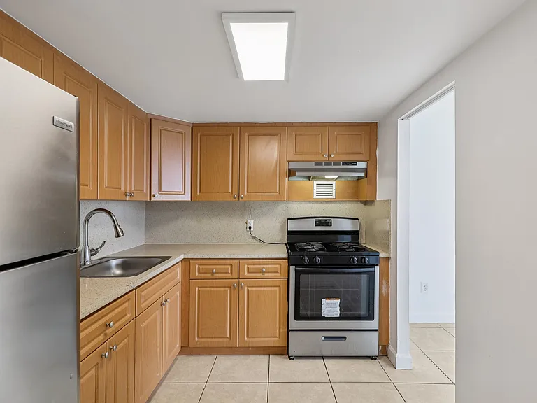 1 Bed 1.5 Bath Unit