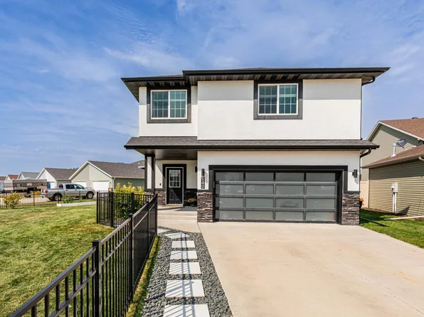 940 41st Ave W, West Fargo, ND 58078