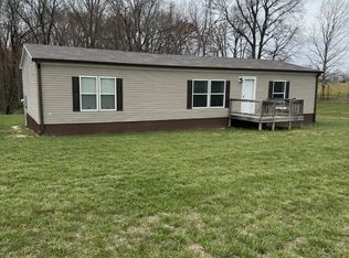 2883 Rocky Mound Rd, Westmoreland, TN 37186