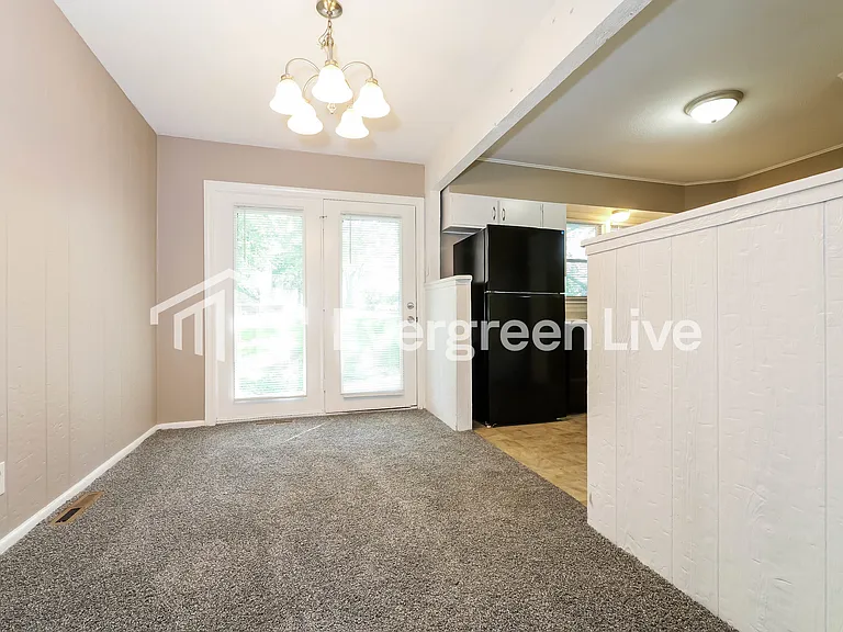 11819 Armitage Dr — Photo 4