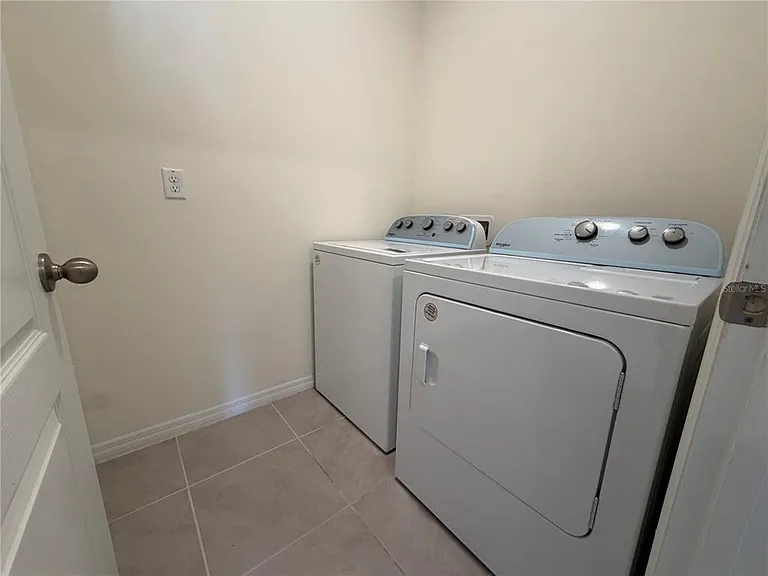 4657 Bernard Blvd — Photo 36