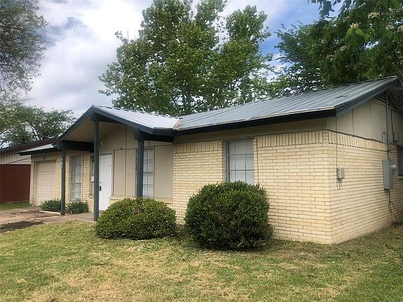 2nd image of 903 Sierra Dr