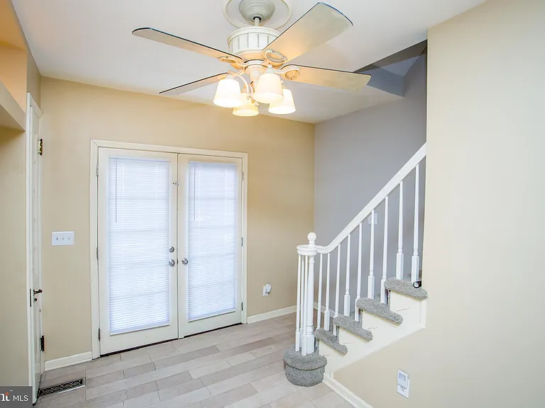 1529 Margaret Ct — Photo 16