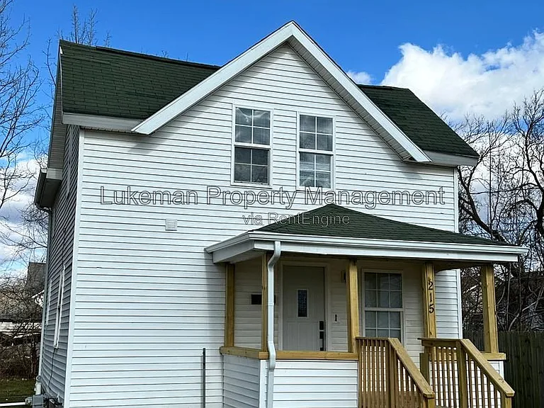 215 E North St — Photo 31