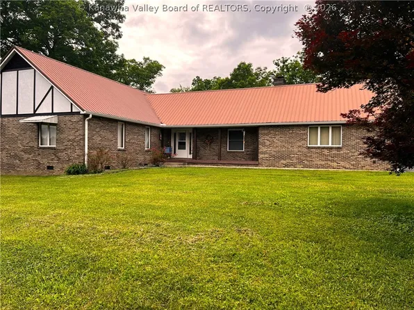 813 Doss Hill Rd, Fort Gay, WV 25514