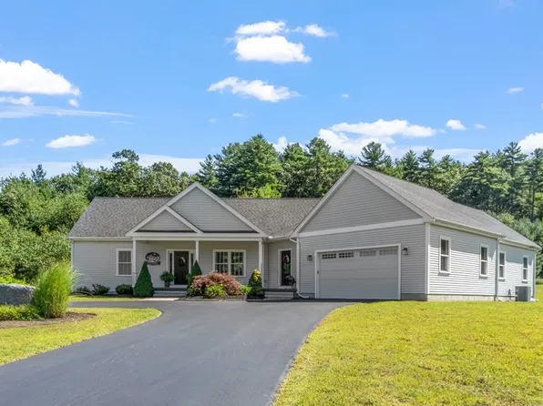 12 Walnut Grv, Uxbridge, MA 01569