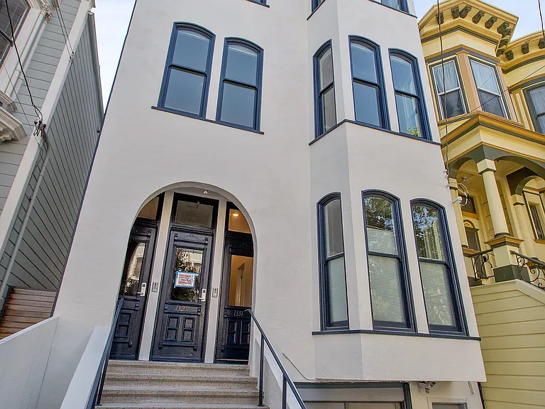 1329 S Van Ness Ave — Photo 20