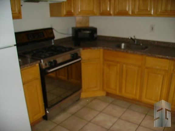 2nd image of 569 Vanderbilt Ave #3A