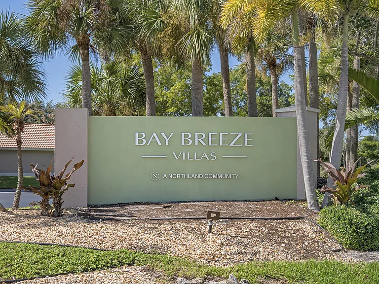 Bay Breeze Villas