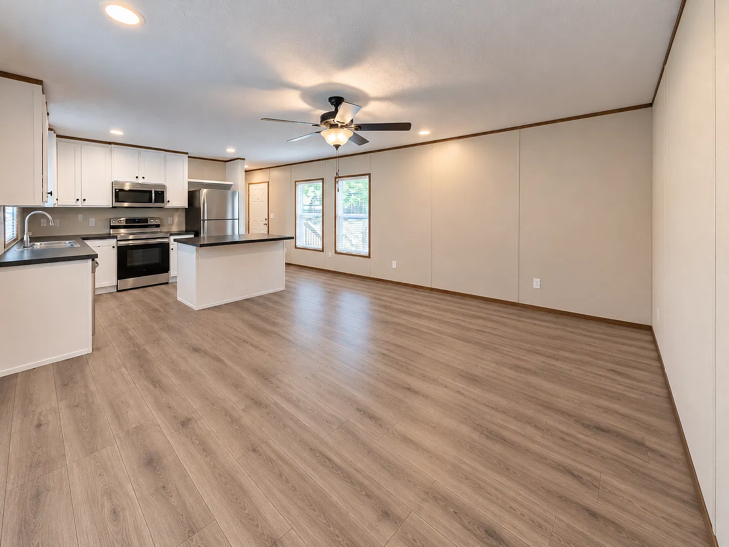 500 Webster Rd — Photo 2